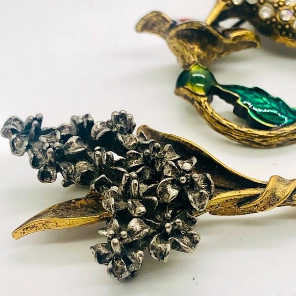 Vintage Signed ART Flower Brooch & Hummingbird Brooch - Picture 6 of 10